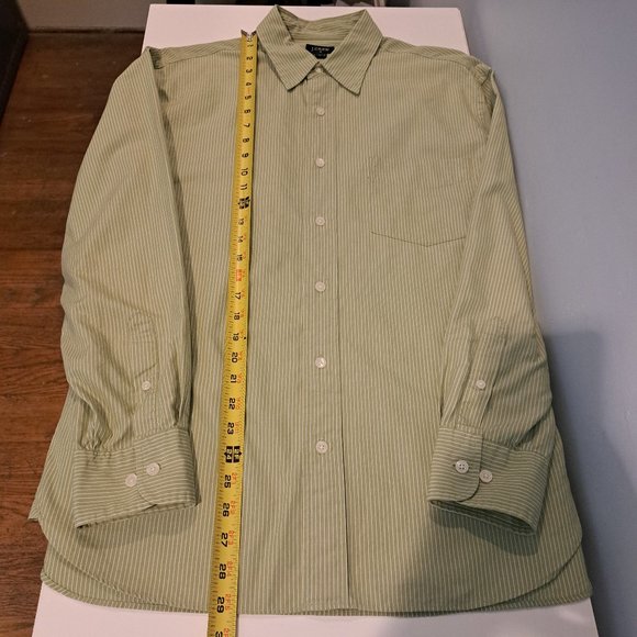 Vintage J. Crew Men's Medium Long Sleeve Button Down Shirt Style 67411 (2005) - Picture 12 of 14